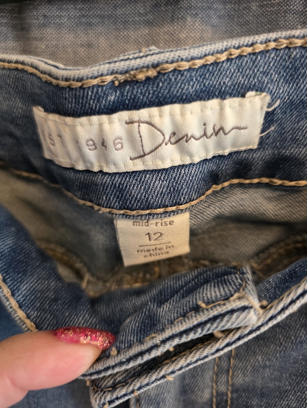 Cato Est 1946 Distressed Denim Pearl Capri Size 12 - Picture 3 of 6